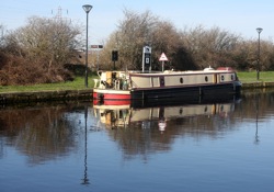 house boat accident